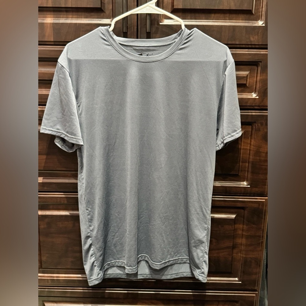 Hanes Men's light blue T-Shirt MEDIUM